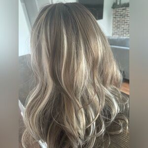 Chelsey Smith Crown  (CSC)  Jesslyn  BNWT and lace